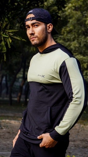 户外运动装帅哥写真图片